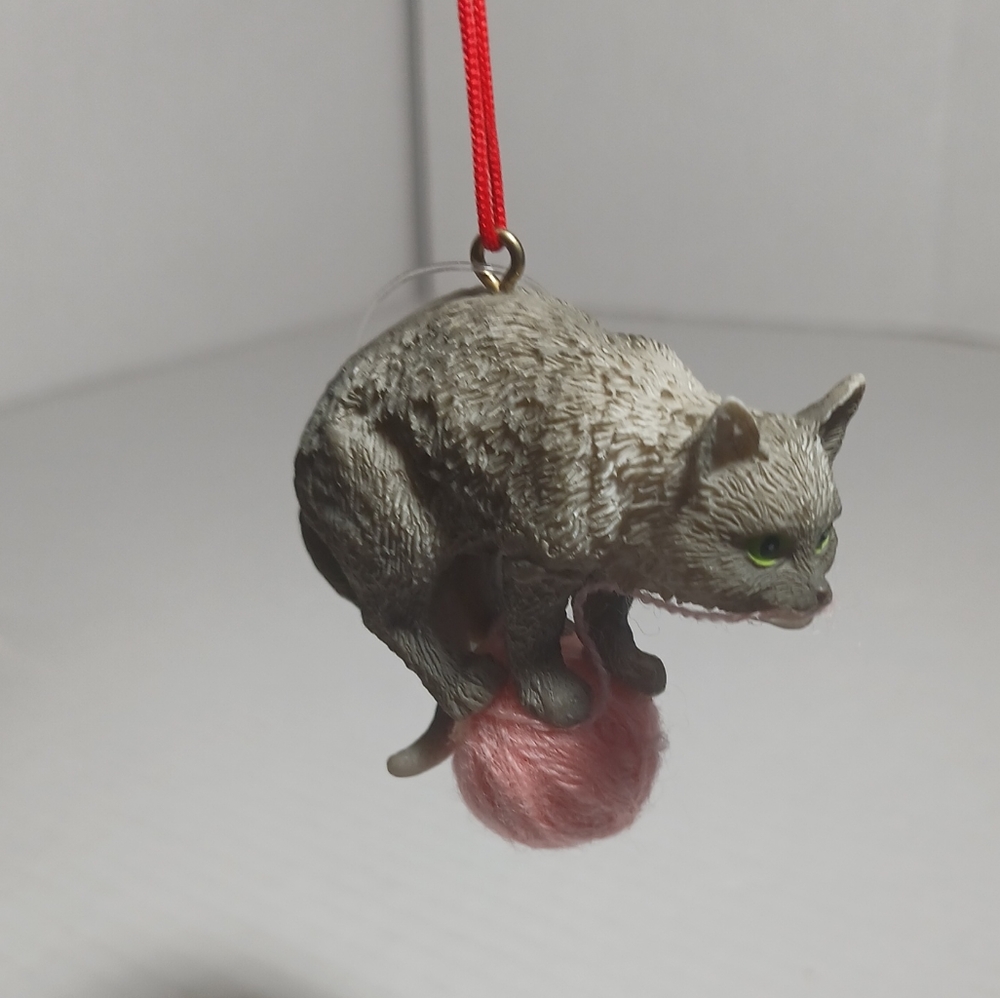 Midwest CBK Cat Kitty Kitten with Real Yarn Ball Pink Christmas Ornament